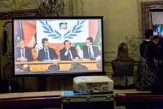 noleggio videoproiettore schermo