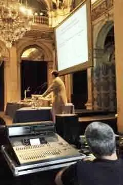 Installazione videoproiettore schermo